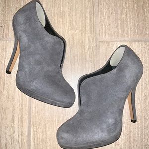 Gray heels